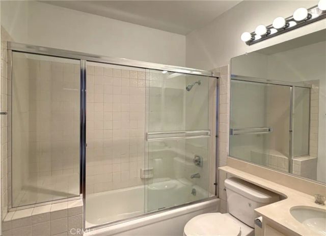 9906 Owensmouth 12, Chatsworth, CA 91311