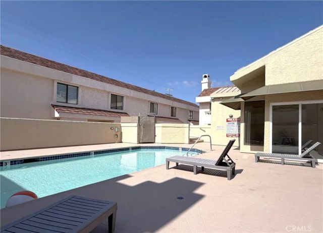 9906 Owensmouth 12, Chatsworth, CA 91311