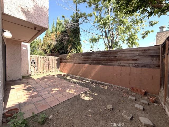 9906 Owensmouth 12, Chatsworth, CA 91311