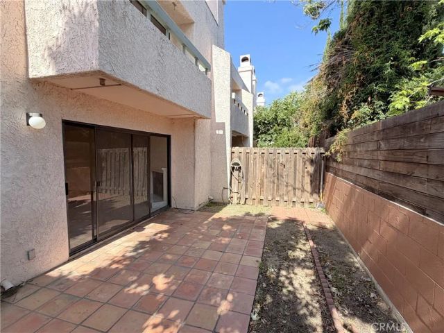 9906 Owensmouth 12, Chatsworth, CA 91311