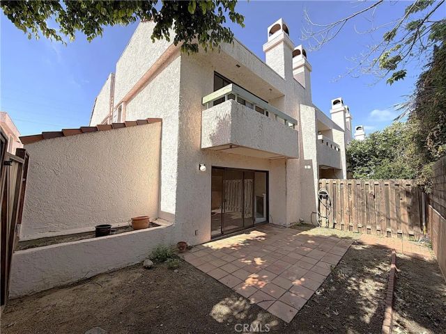 9906 Owensmouth 12, Chatsworth, CA 91311