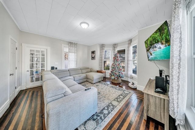 28 Richards St, Worcester, MA 01603