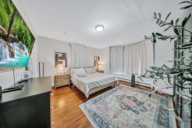 28 Richards St, Worcester, MA 01603