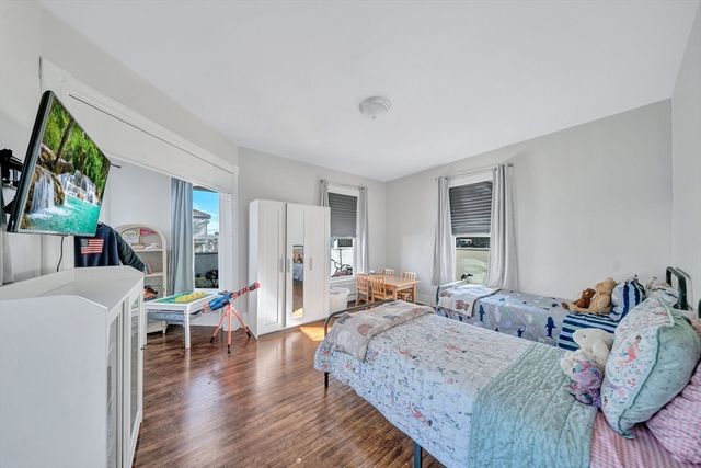 28 Richards St, Worcester, MA 01603