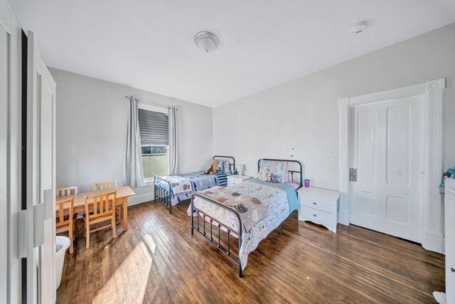 28 Richards St, Worcester, MA 01603