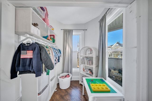 28 Richards St, Worcester, MA 01603