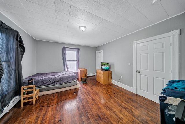 28 Richards St, Worcester, MA 01603