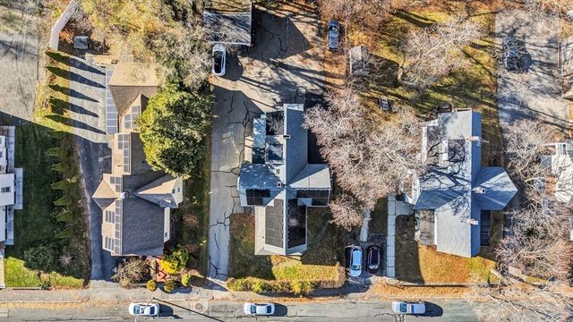 28 Richards St, Worcester, MA 01603