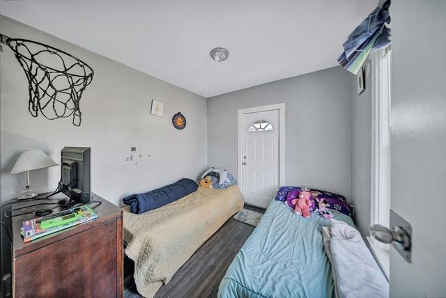 28 Richards St, Worcester, MA 01603