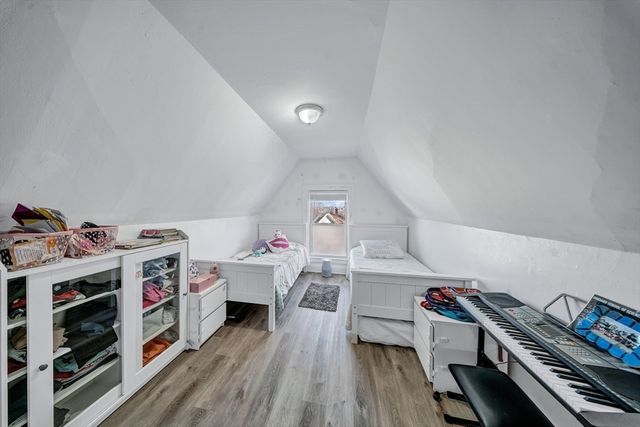 28 Richards St, Worcester, MA 01603