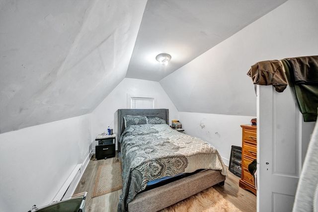 28 Richards St, Worcester, MA 01603