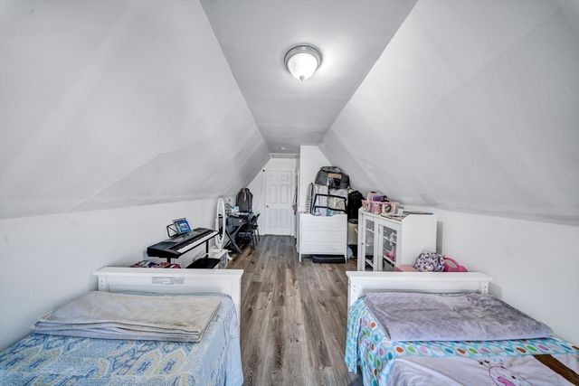 28 Richards St, Worcester, MA 01603