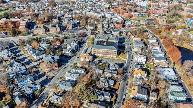 28 Richards St, Worcester, MA 01603