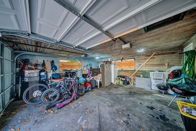 28 Richards St, Worcester, MA 01603