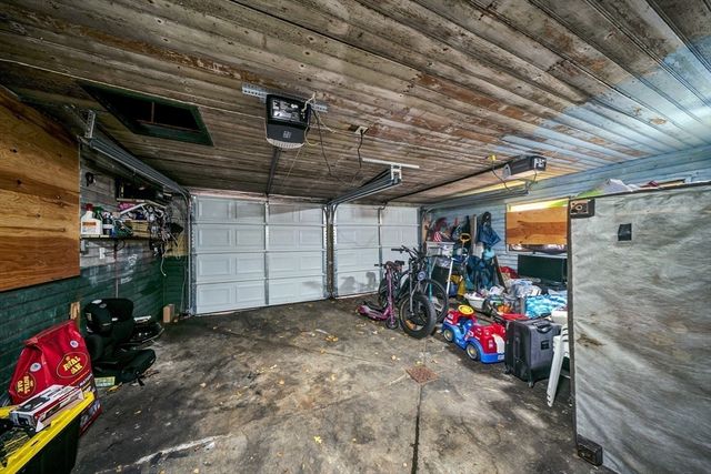 28 Richards St, Worcester, MA 01603