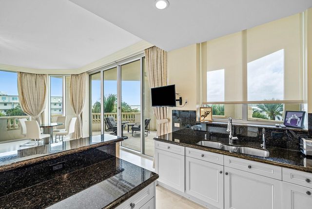 3000 S Ocean Boulevard 402, Palm Beach, FL 33480