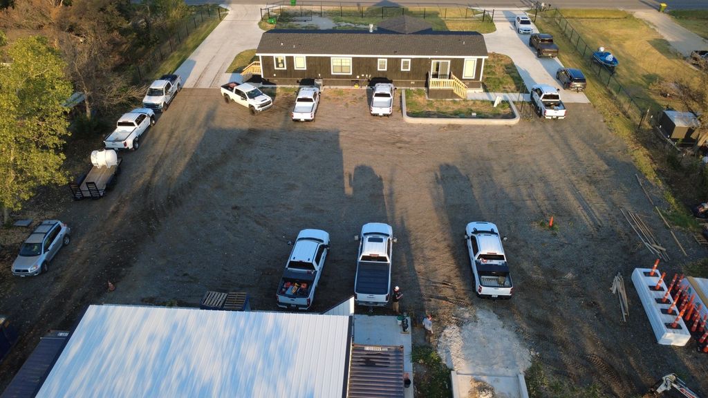18061 Cindys Lane, Justin, TX 76247 — photo 3