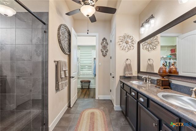 207 Emeralds Drive, Burnet, TX 78611