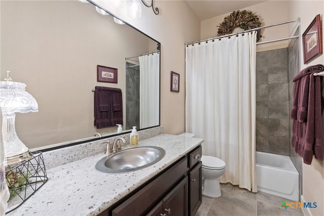 207 Emeralds Drive, Burnet, TX 78611