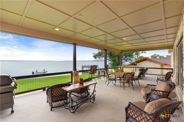207 Emeralds Drive, Burnet, TX 78611