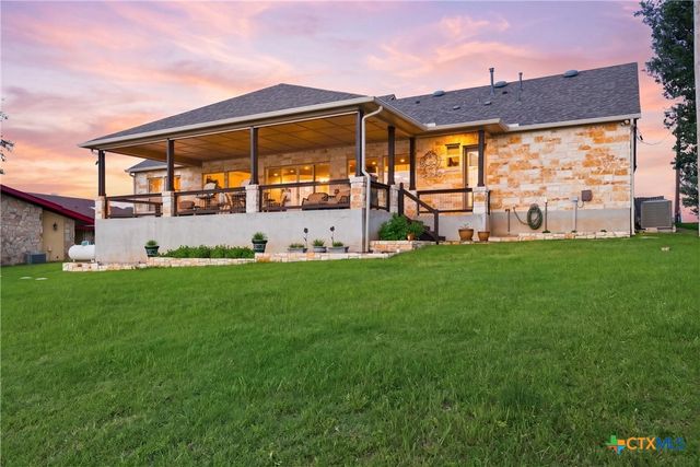 207 Emeralds Drive, Burnet, TX 78611