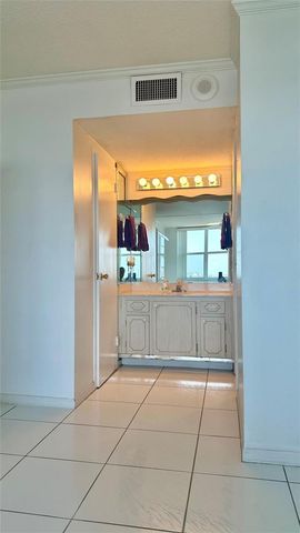 5100 Dupont Boulevard 11n, Fort Lauderdale, FL 33308