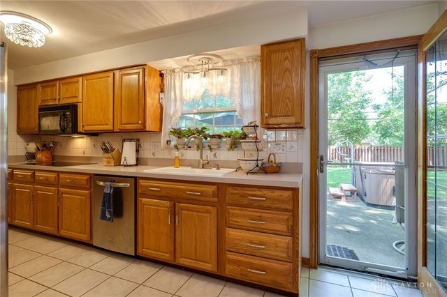 5184 Sugar Maple Drive, Dayton, OH 45440