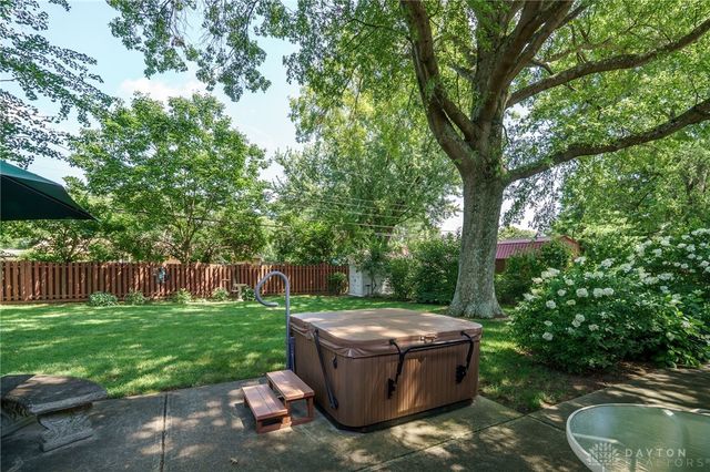 5184 Sugar Maple Drive, Dayton, OH 45440