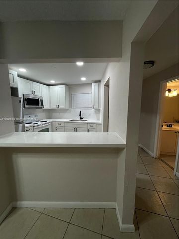 4255 N University Dr 109, Sunrise, FL 33351