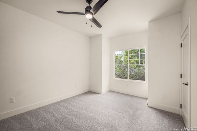 1672 Hillcrest Forest, Canyon Lake, TX 78133