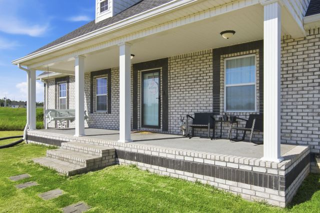 855 Sneed Blvd, Lafayette, TN 37083