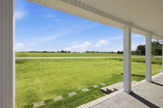 855 Sneed Blvd, Lafayette, TN 37083