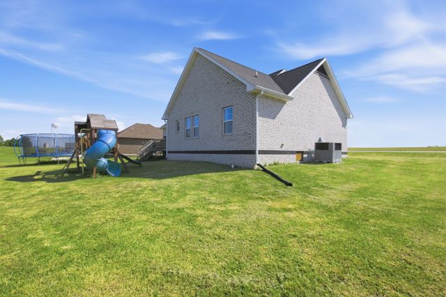 855 Sneed Blvd, Lafayette, TN 37083