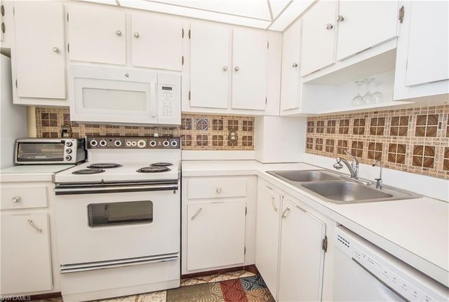 320 Seaview CT 1011, Marco Island, FL 34145