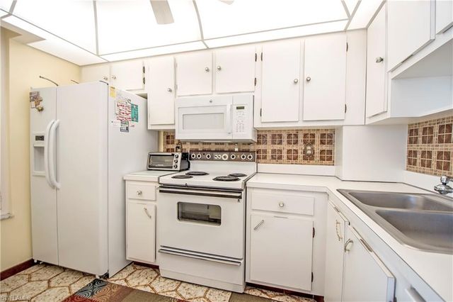 320 Seaview CT 1011, Marco Island, FL 34145