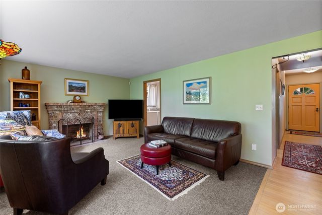 5916 53rd Avenue NW, Gig Harbor, WA 98335