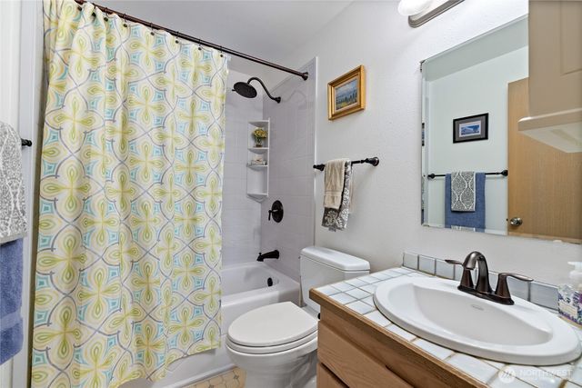 5916 53rd Avenue NW, Gig Harbor, WA 98335