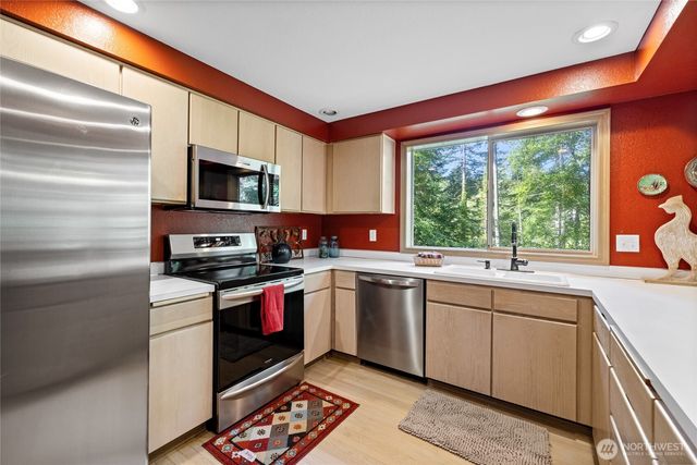5916 53rd Avenue NW, Gig Harbor, WA 98335