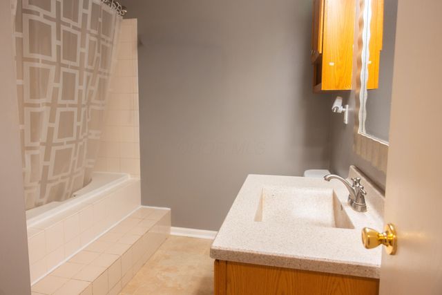 537 Ashwyck Court, Pataskala, OH 43062