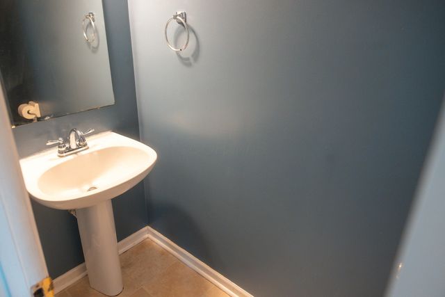 537 Ashwyck Court, Pataskala, OH 43062