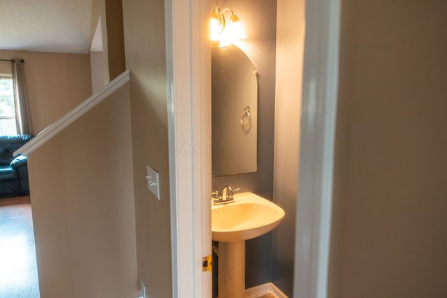 537 Ashwyck Court, Pataskala, OH 43062