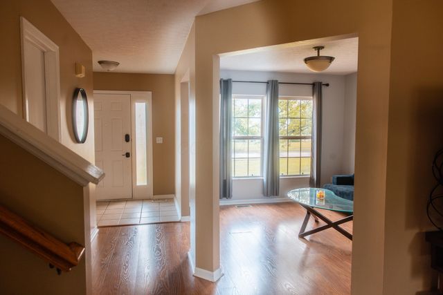 537 Ashwyck Court, Pataskala, OH 43062