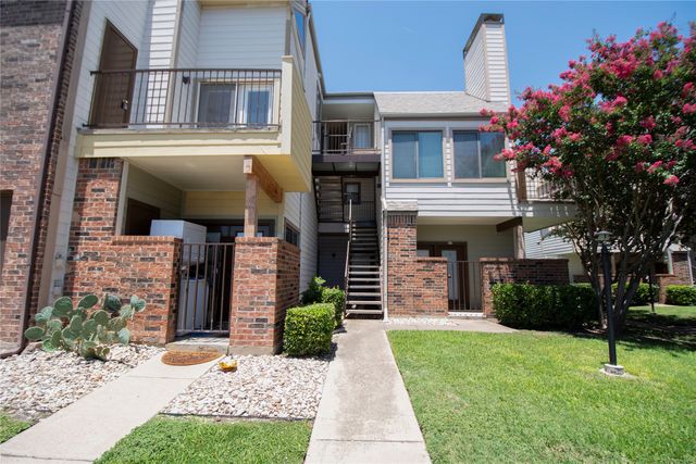 3121 Sondra Drive E 203, Fort Worth, TX 76107