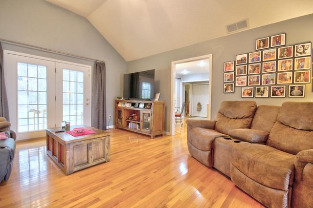 1028 Burnell Drive, Berea, KY 40403