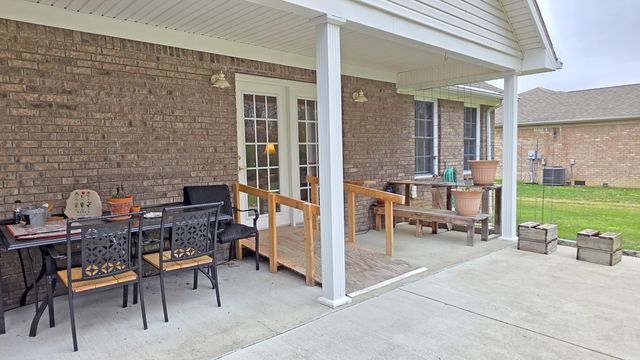 1028 Burnell Drive, Berea, KY 40403