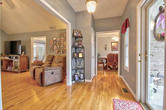 1028 Burnell Drive, Berea, KY 40403