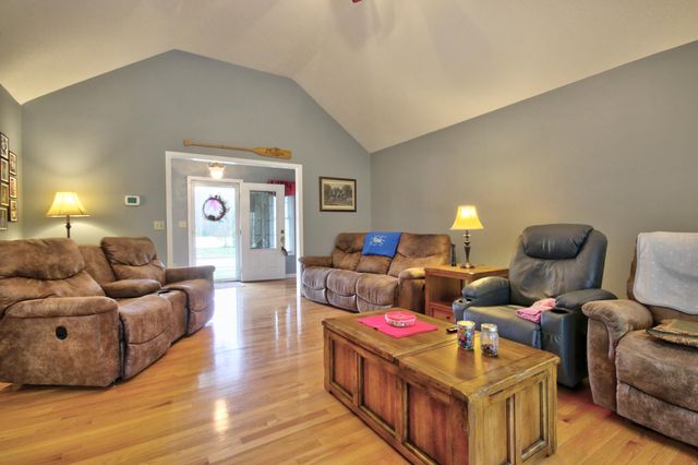 1028 Burnell Drive, Berea, KY 40403