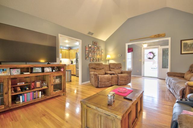 1028 Burnell Drive, Berea, KY 40403