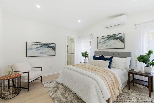 1815 Casino Road W, Everett, WA 98204