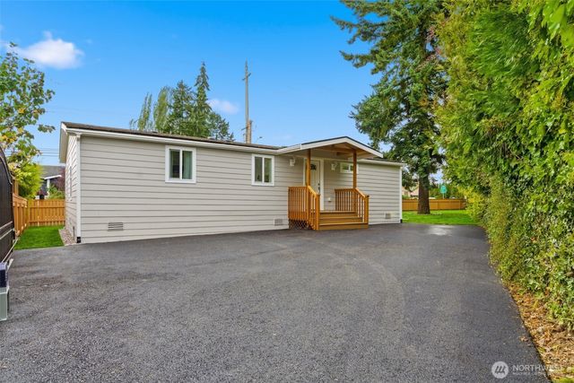 1815 Casino Road W, Everett, WA 98204